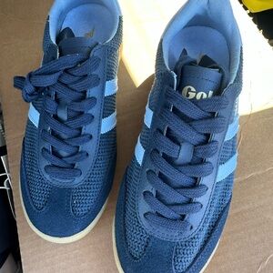 NEW Gola Sneakers - Size 7
